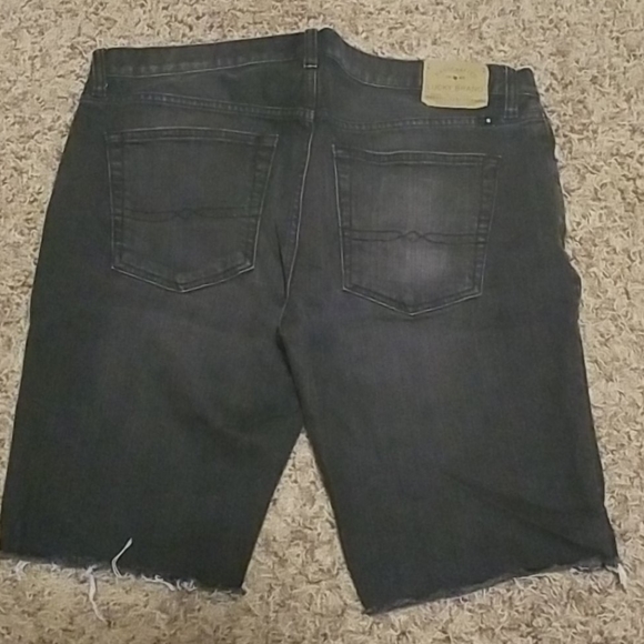 Shorts - Picture 3 of 4